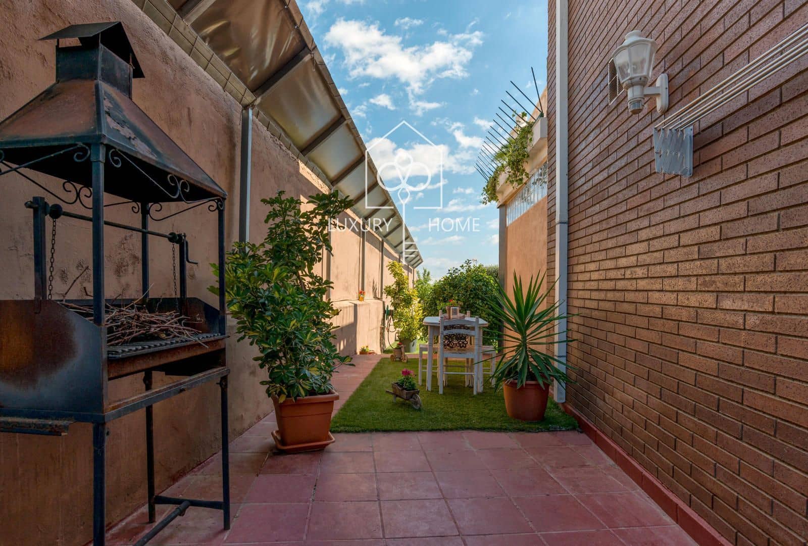 5 soveværelse Villa til salg i Viladecans med swimmingpool garage - € 890.000 (Ref: 9996390)