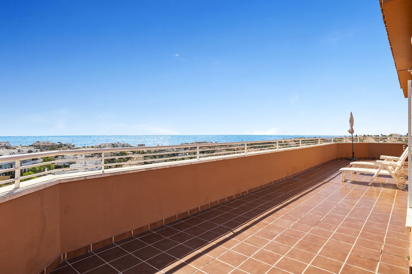 2 bedroom Penthouse for sale in Mijas Costa with pool garage - € 375,000 (Ref: 9404571)