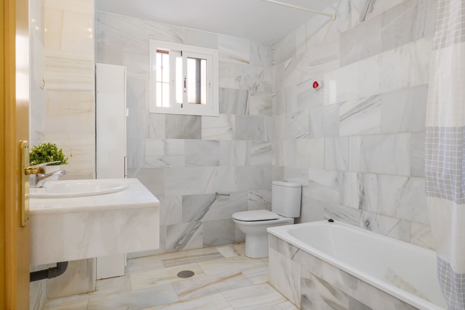 2 bedroom Penthouse for sale in Mijas Costa with pool garage - € 375,000 (Ref: 9404571)