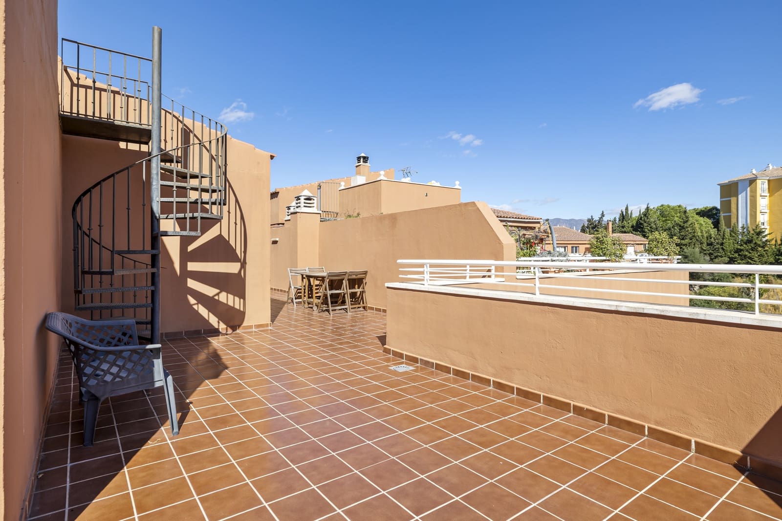 2 bedroom Penthouse for sale in Mijas Costa with pool garage - € 375,000 (Ref: 9404571)