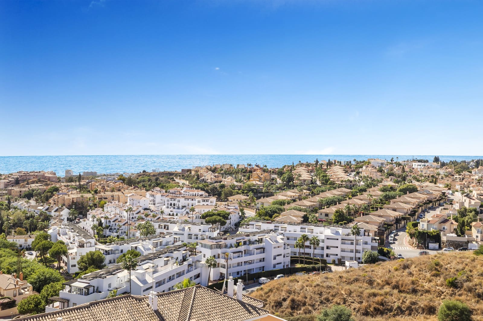 2 bedroom Penthouse for sale in Mijas Costa with pool garage - € 375,000 (Ref: 9404571)