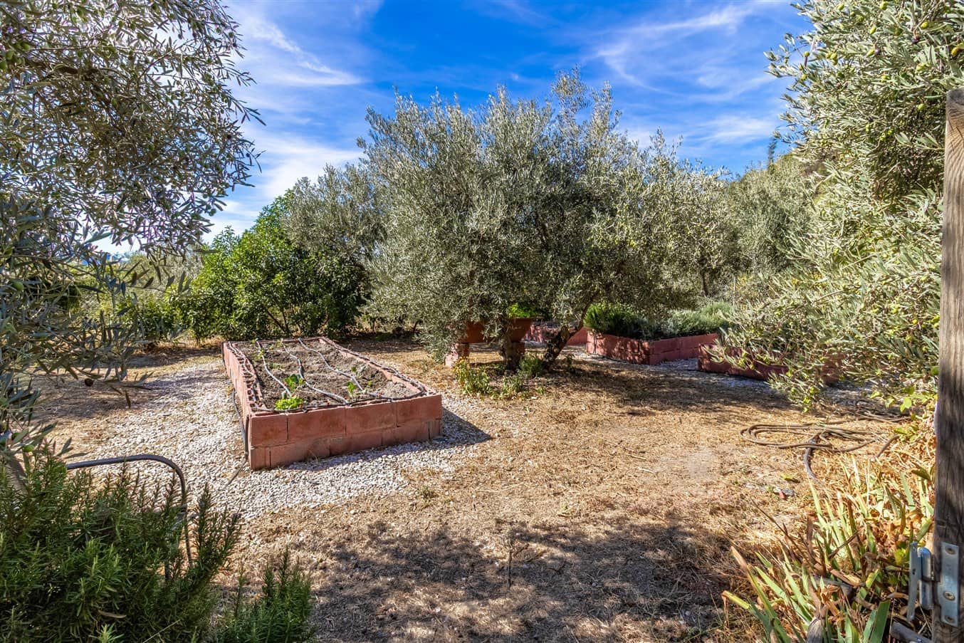 5 bedroom Finca/Country House for sale in Niguelas with pool garage - € 545,000 (Ref: 9414566)