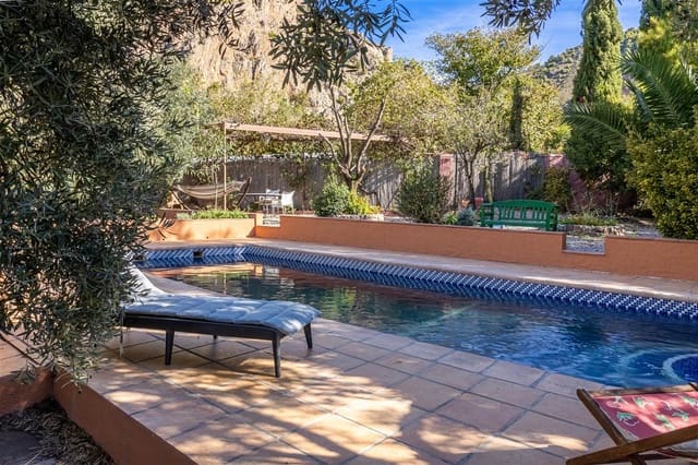 5 soveværelse Finca/Landehus til salg i Nigüelas med swimmingpool garage - € 545.000 (Ref: 9414566)