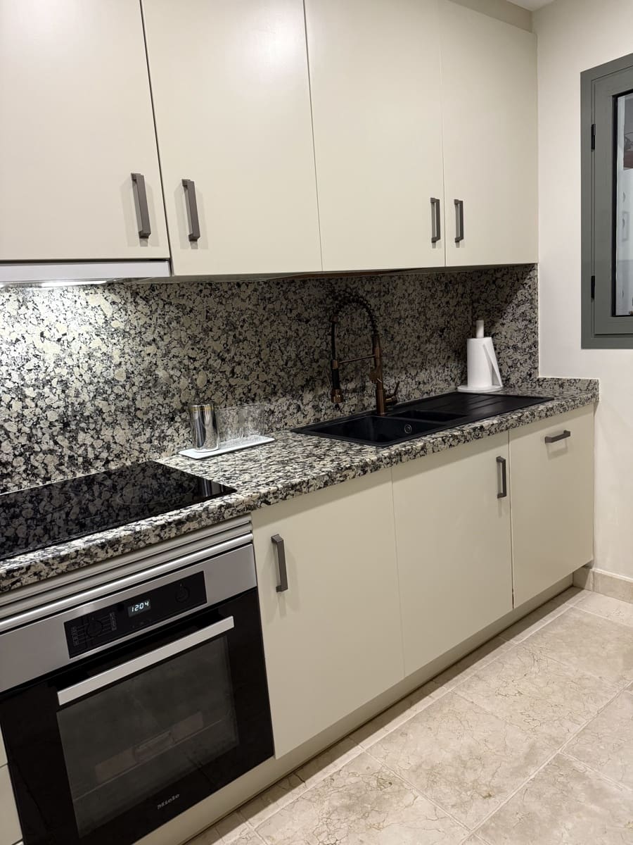 2 Zimmer Apartment zu verkaufen in New Golden Mile mit Pool Garage - 500.000 € (Ref: 9411307)