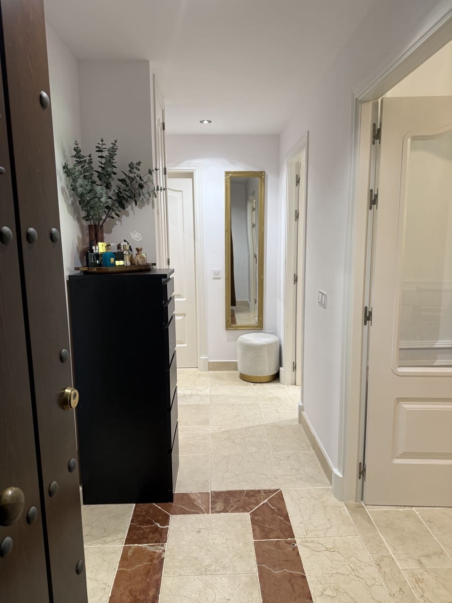 2 Zimmer Apartment zu verkaufen in New Golden Mile mit Pool Garage - 500.000 € (Ref: 9411307)