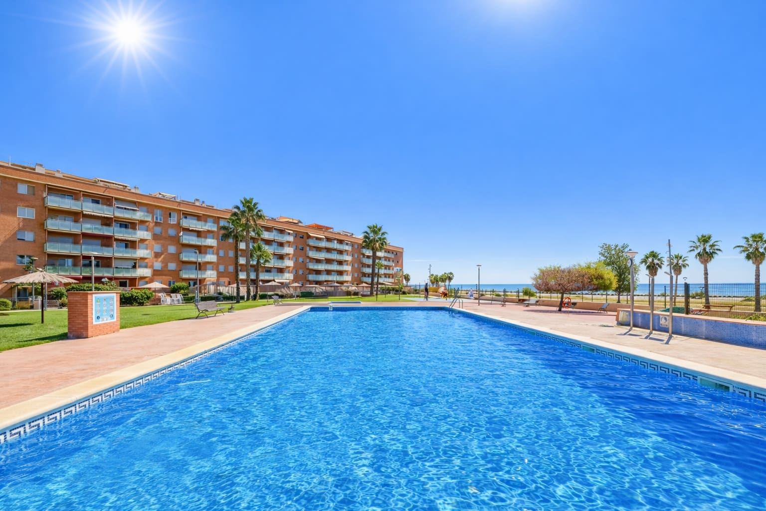 Apartamento de 2 habitaciones en Cubelles en venta con piscina garaje - 495.000 € (Ref: 9417367)