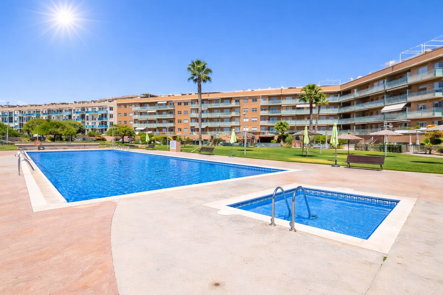 Apartamento de 2 habitaciones en Cubelles en venta con piscina garaje - 495.000 € (Ref: 9417367)