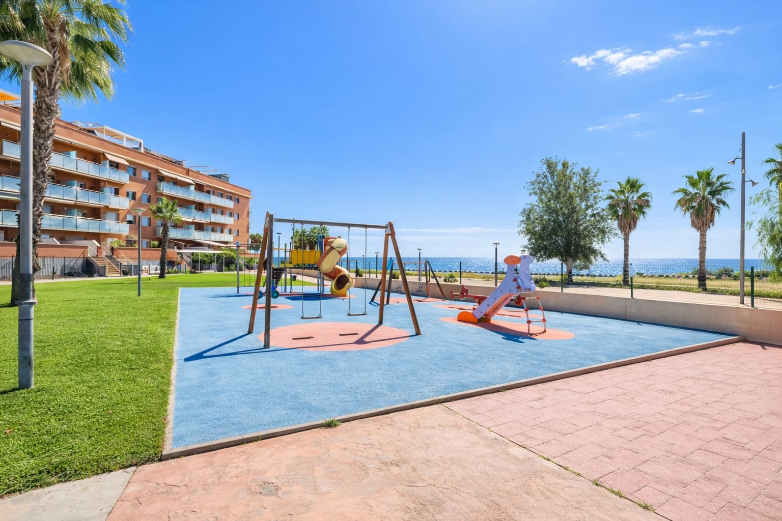 Apartamento de 2 habitaciones en Cubelles en venta con piscina garaje - 495.000 € (Ref: 9417367)