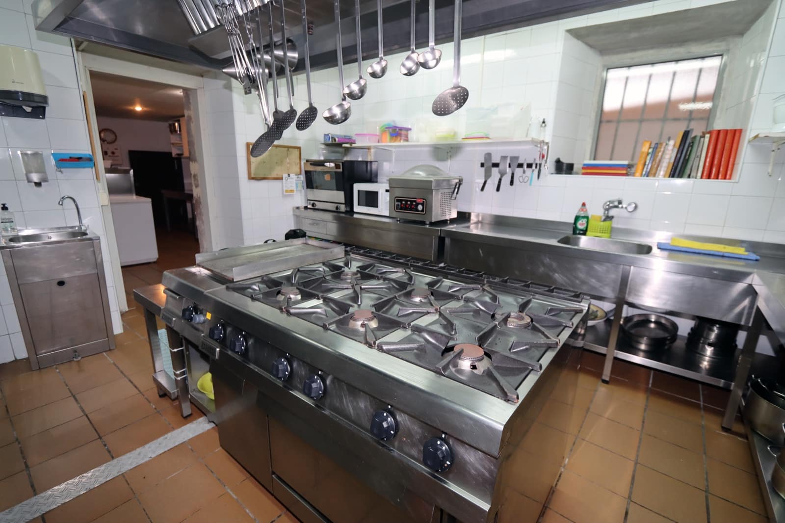 9 bedroom Hotel for sale in Caravia with garage - € 870,000 (Ref: 9412798)