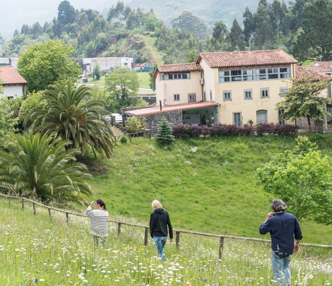 9 bedroom Hotel for sale in Caravia with garage - € 870,000 (Ref: 9412798)