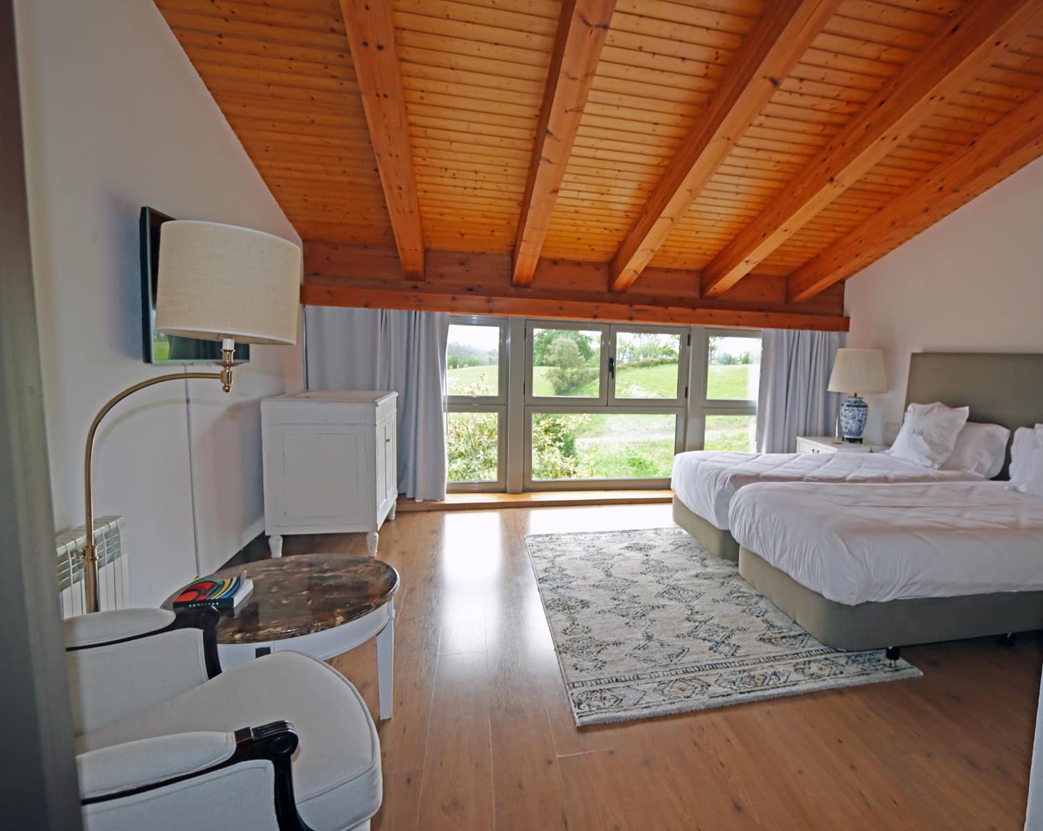 9 bedroom Hotel for sale in Caravia with garage - € 870,000 (Ref: 9412798)