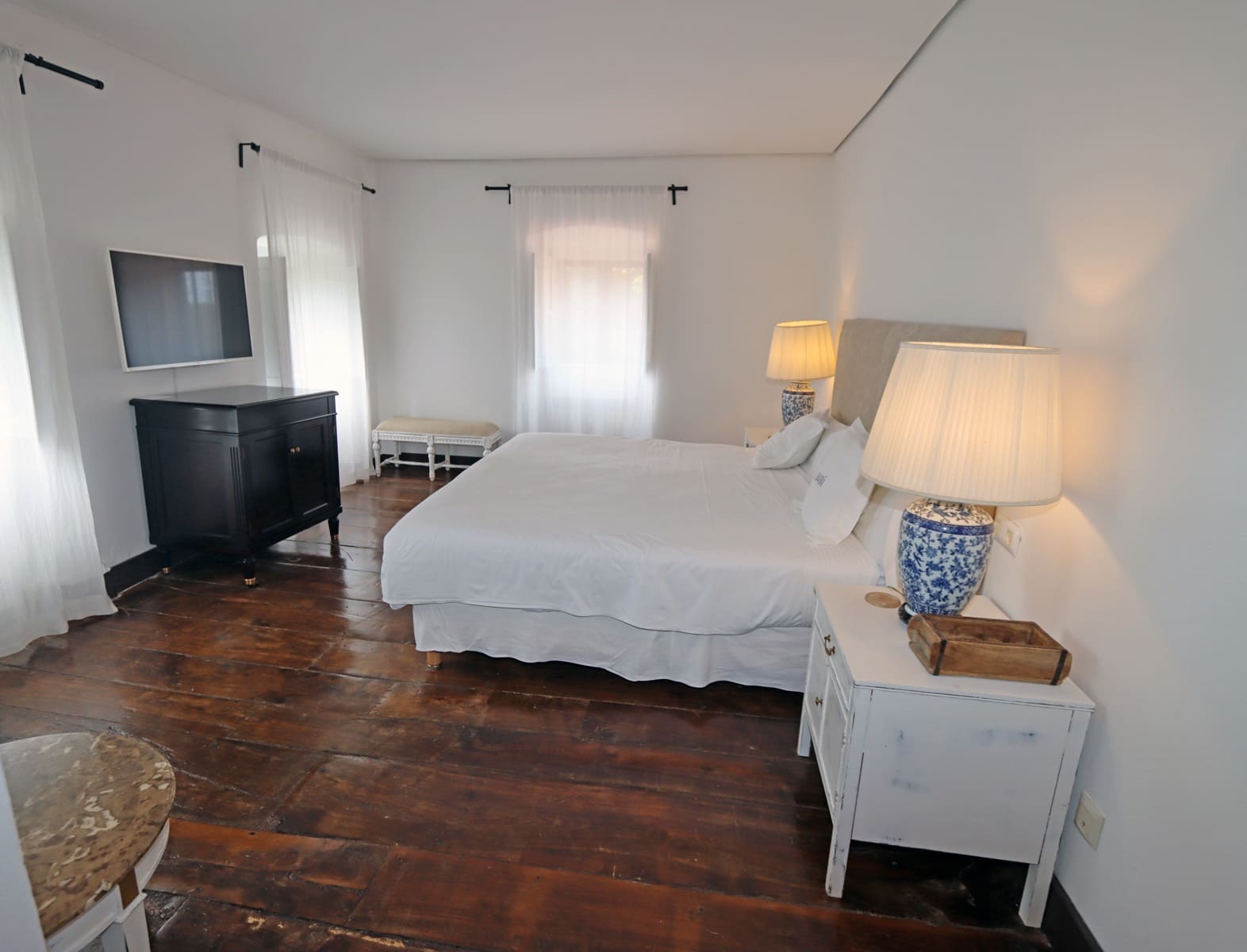 9 bedroom Hotel for sale in Caravia with garage - € 870,000 (Ref: 9412798)