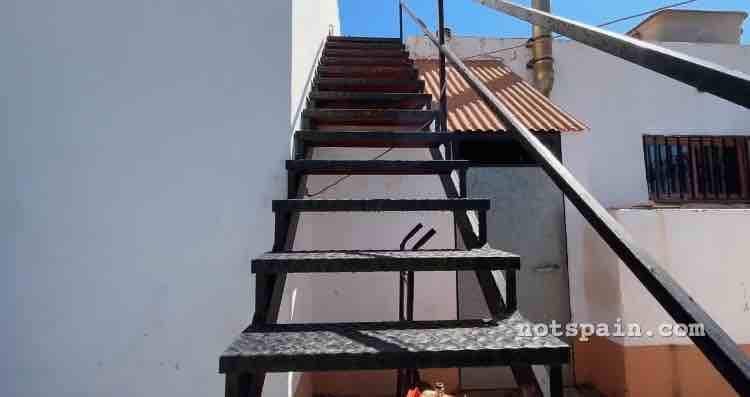 3 bedroom Finca/Country House for sale in L'Ampolla with pool - € 99,000 (Ref: 9455806)