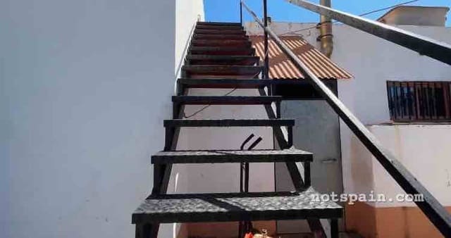 3 sypialnia Finka/Dom wiejski na sprzedaż w L'Ampolla z basenem - 99 000 € (Ref: 9455806)