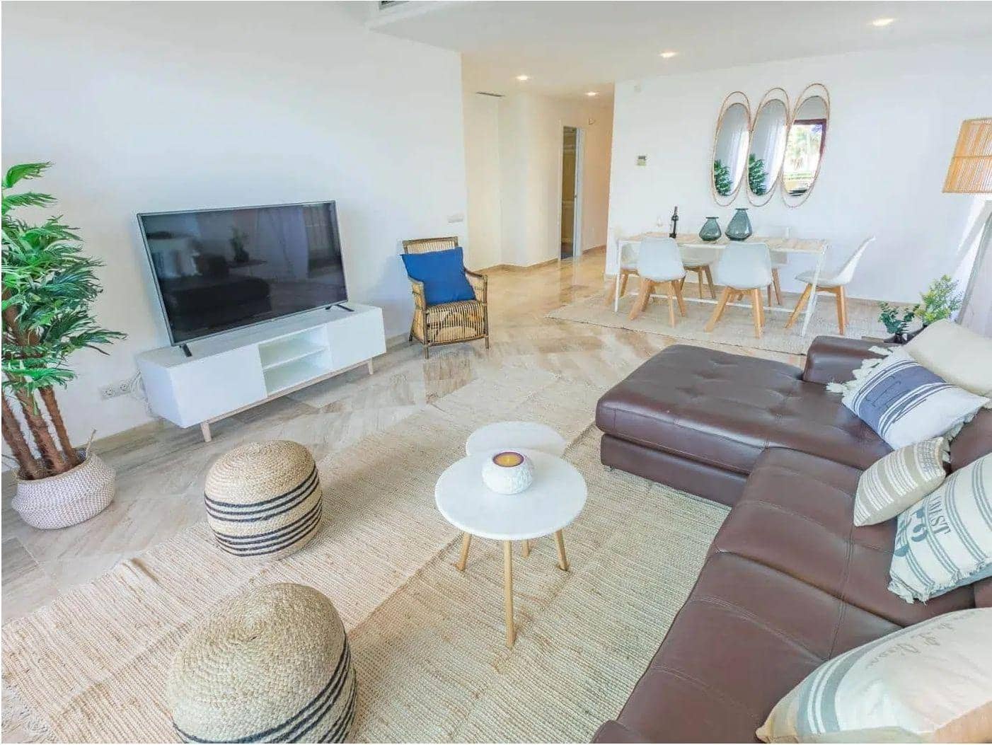 3 bedroom Apartment for sale in San Pedro de Alcantara with pool - € 999,000 (Ref: 9427542)