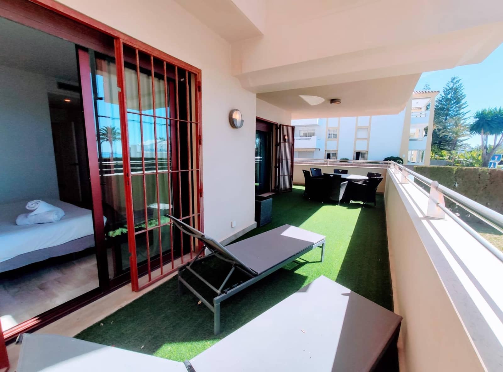 3 bedroom Apartment for sale in San Pedro de Alcantara with pool - € 999,000 (Ref: 9427542)