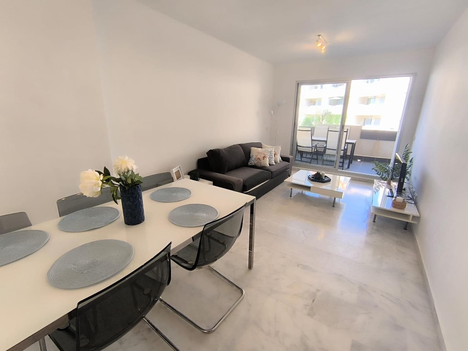 2 sovrum Lägenhet att hyra i Mijas med pool - 1 290 € (Ref: 9427543)