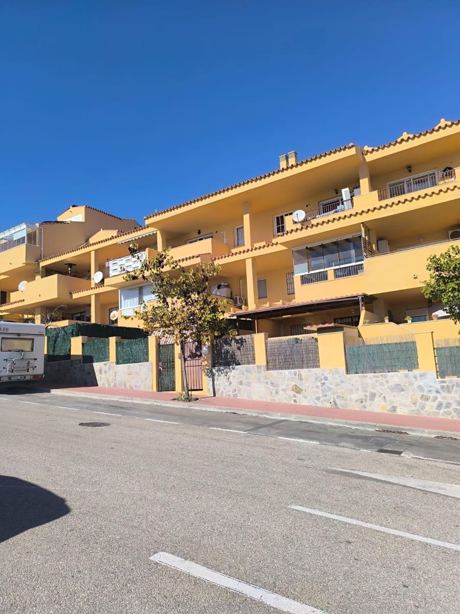3 bedroom Penthouse for sale in Benalmadena with pool garage - € 388,000 (Ref: 9427544)