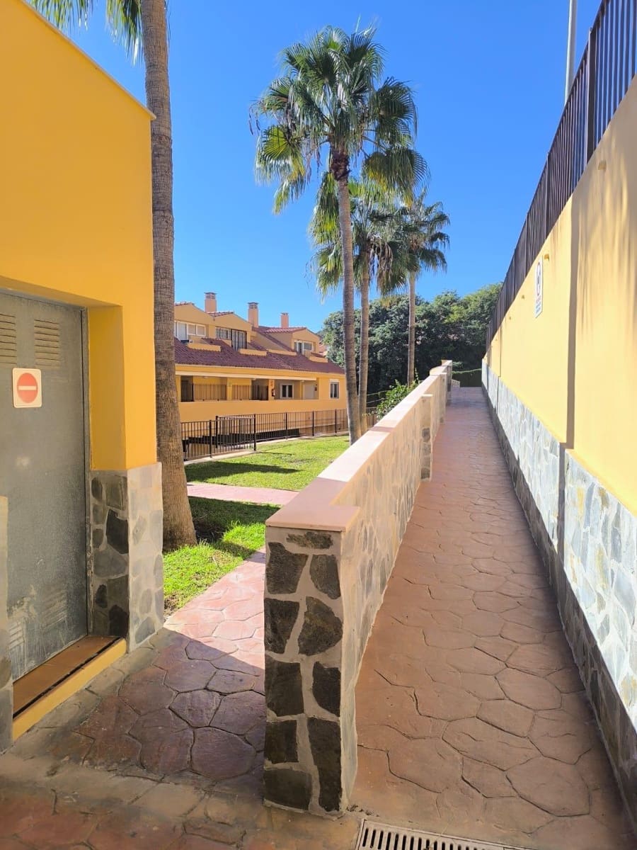 3 bedroom Penthouse for sale in Benalmadena with pool garage - € 388,000 (Ref: 9427544)