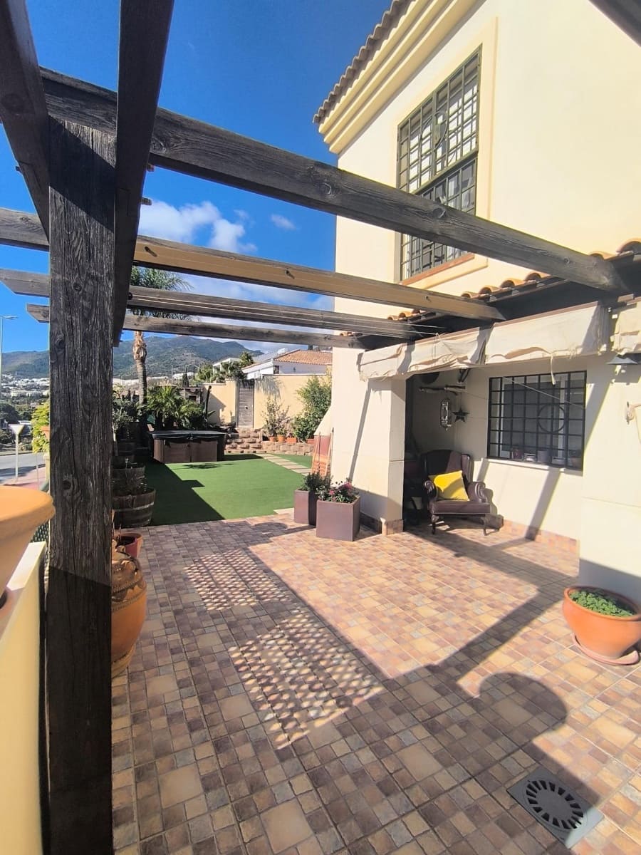 3 slaapkamer Rijtjeshuis te koop in Arroyo de la Miel met zwembad garage - € 529.000 (Ref: 9437544)