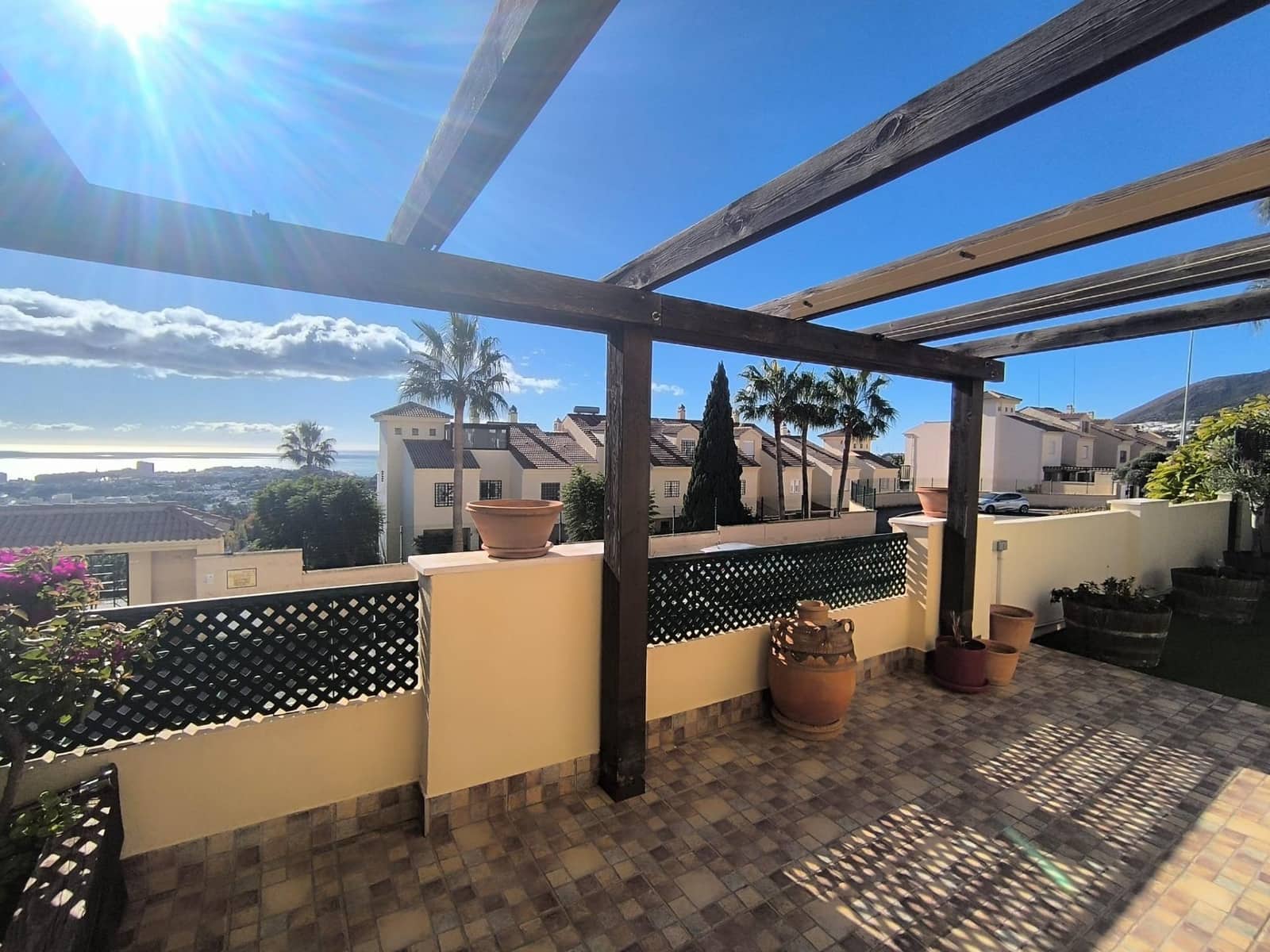 3 slaapkamer Rijtjeshuis te koop in Arroyo de la Miel met zwembad garage - € 529.000 (Ref: 9437544)