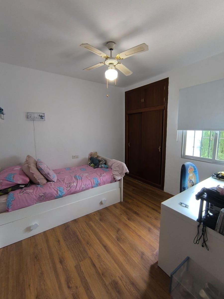 5 slaapkamer Rijtjeshuis te koop in El Coto met zwembad - € 549.900 (Ref: 9449423)