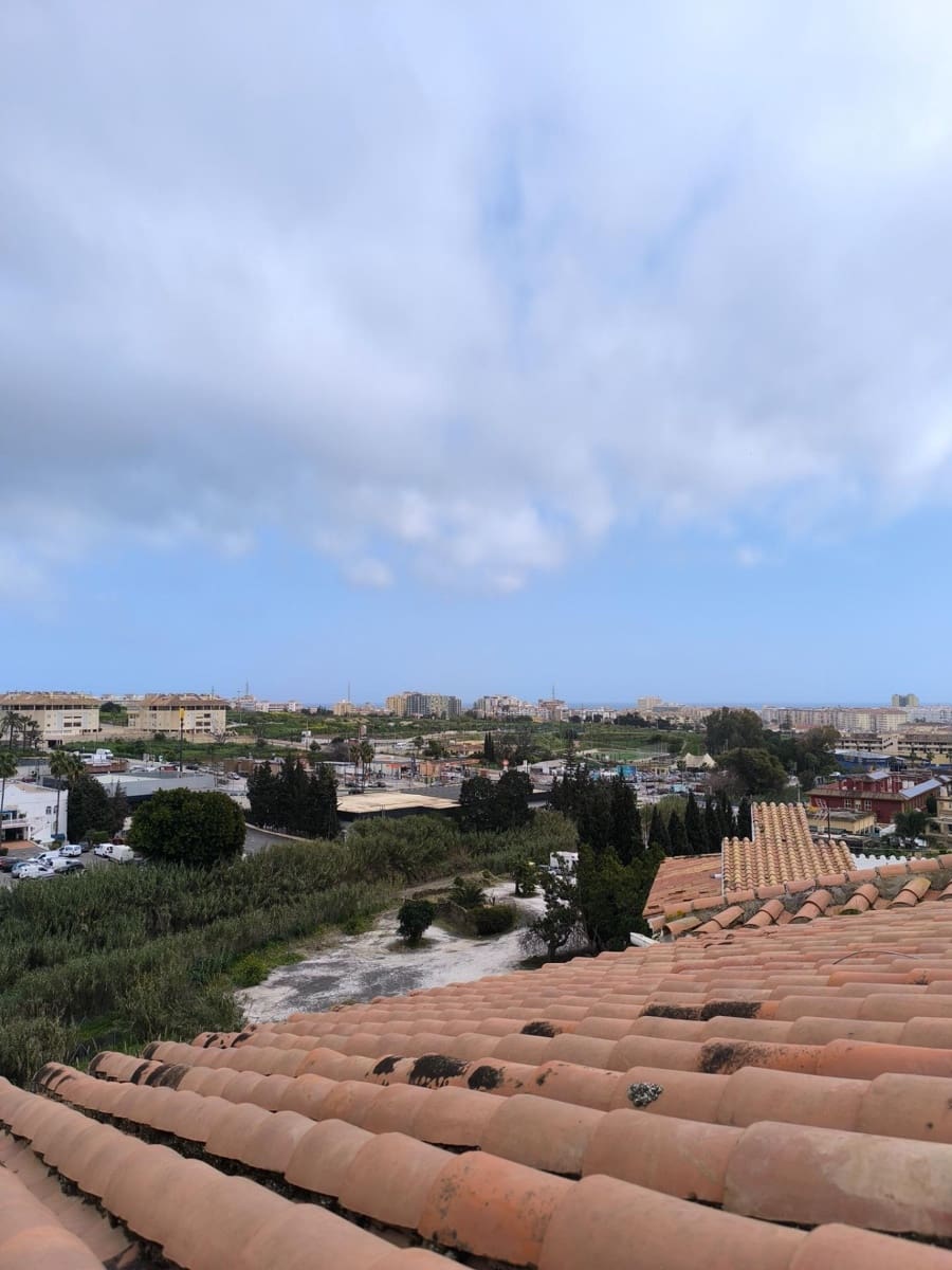 5 slaapkamer Rijtjeshuis te koop in El Coto met zwembad - € 549.900 (Ref: 9449423)