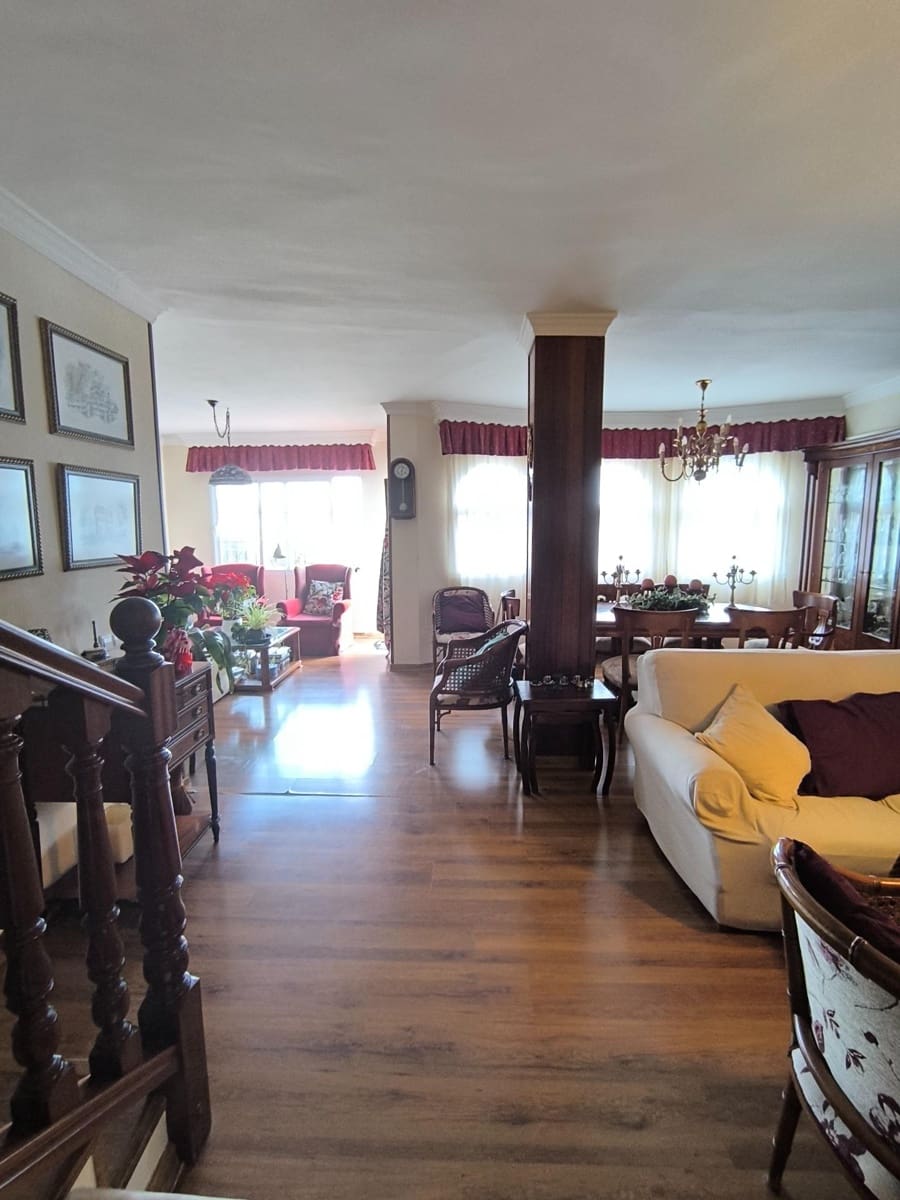 5 slaapkamer Rijtjeshuis te koop in El Coto met zwembad - € 549.900 (Ref: 9449423)