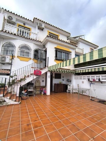 5 slaapkamer Rijtjeshuis te koop in El Coto, Mijas met zwembad - € 549.900 (Ref: 9449423)