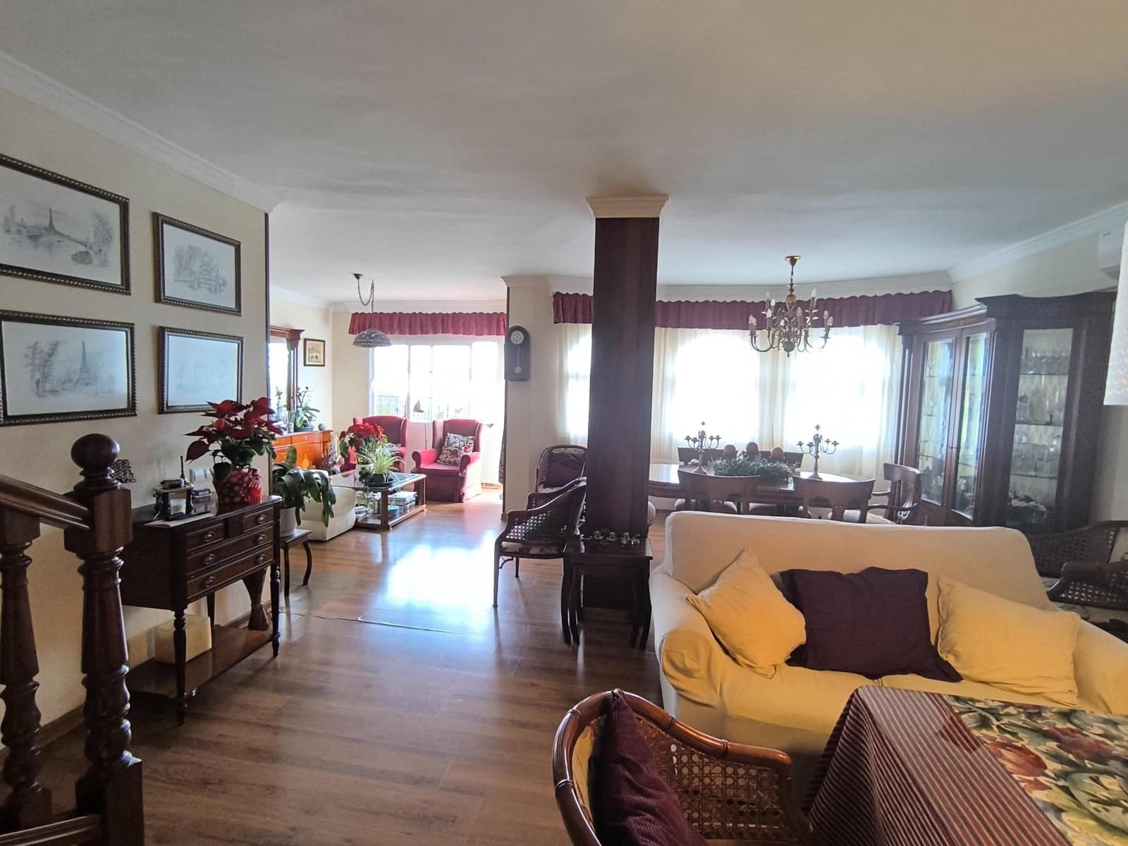 5 slaapkamer Rijtjeshuis te koop in El Coto met zwembad - € 549.900 (Ref: 9449423)