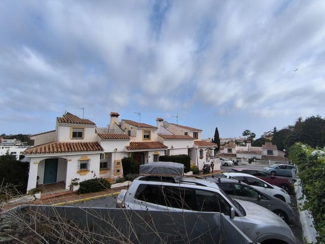 5 slaapkamer Rijtjeshuis te koop in El Coto, Mijas met zwembad - € 549.900 (Ref: 9449423)