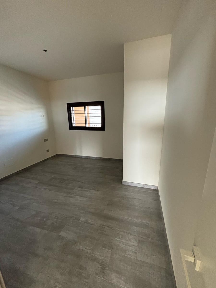 3 soveværelse Lejlighed til leje i Fuengirola med swimmingpool garage - € 3.750 (Ref: 9449424)