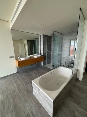 3 sovrum Lägenhet att hyra i El Higuerón, Fuengirola med pool garage - 3 750 € (Ref: 9449424)