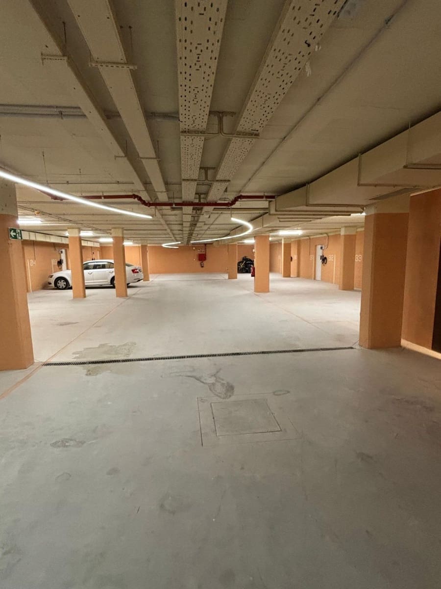 3 soveværelse Lejlighed til leje i Fuengirola med swimmingpool garage - € 3.750 (Ref: 9449424)