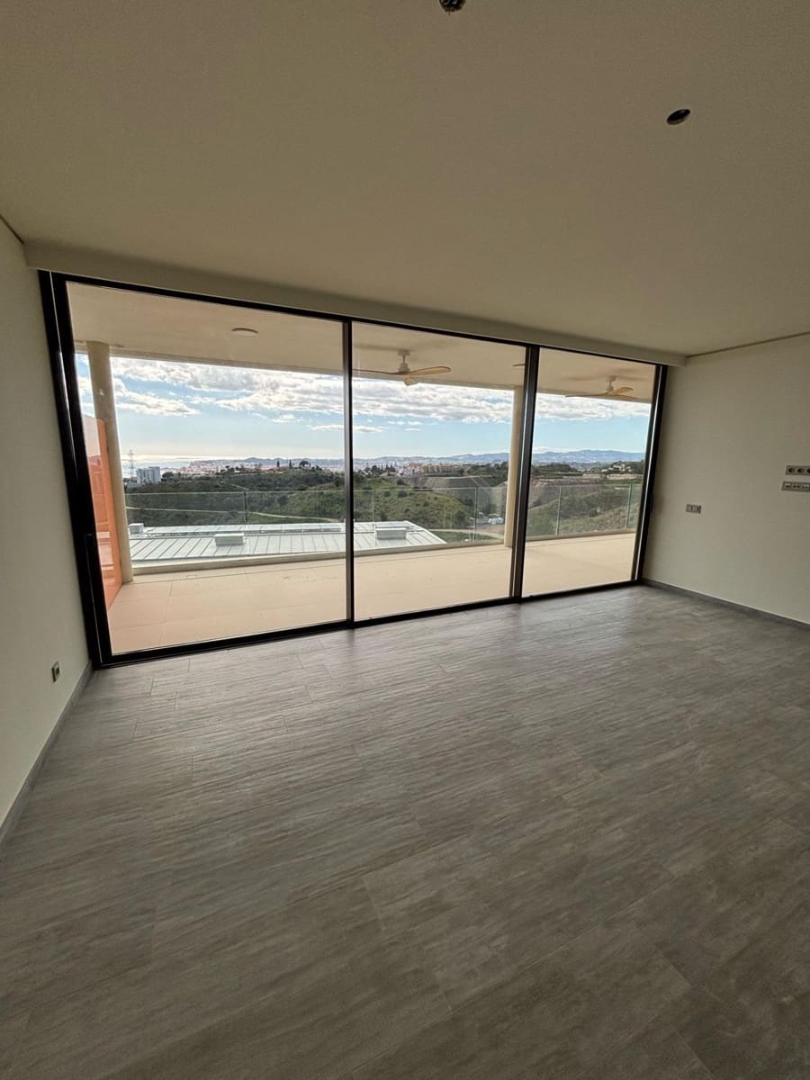 3 soveværelse Lejlighed til leje i Fuengirola med swimmingpool garage - € 3.750 (Ref: 9449424)