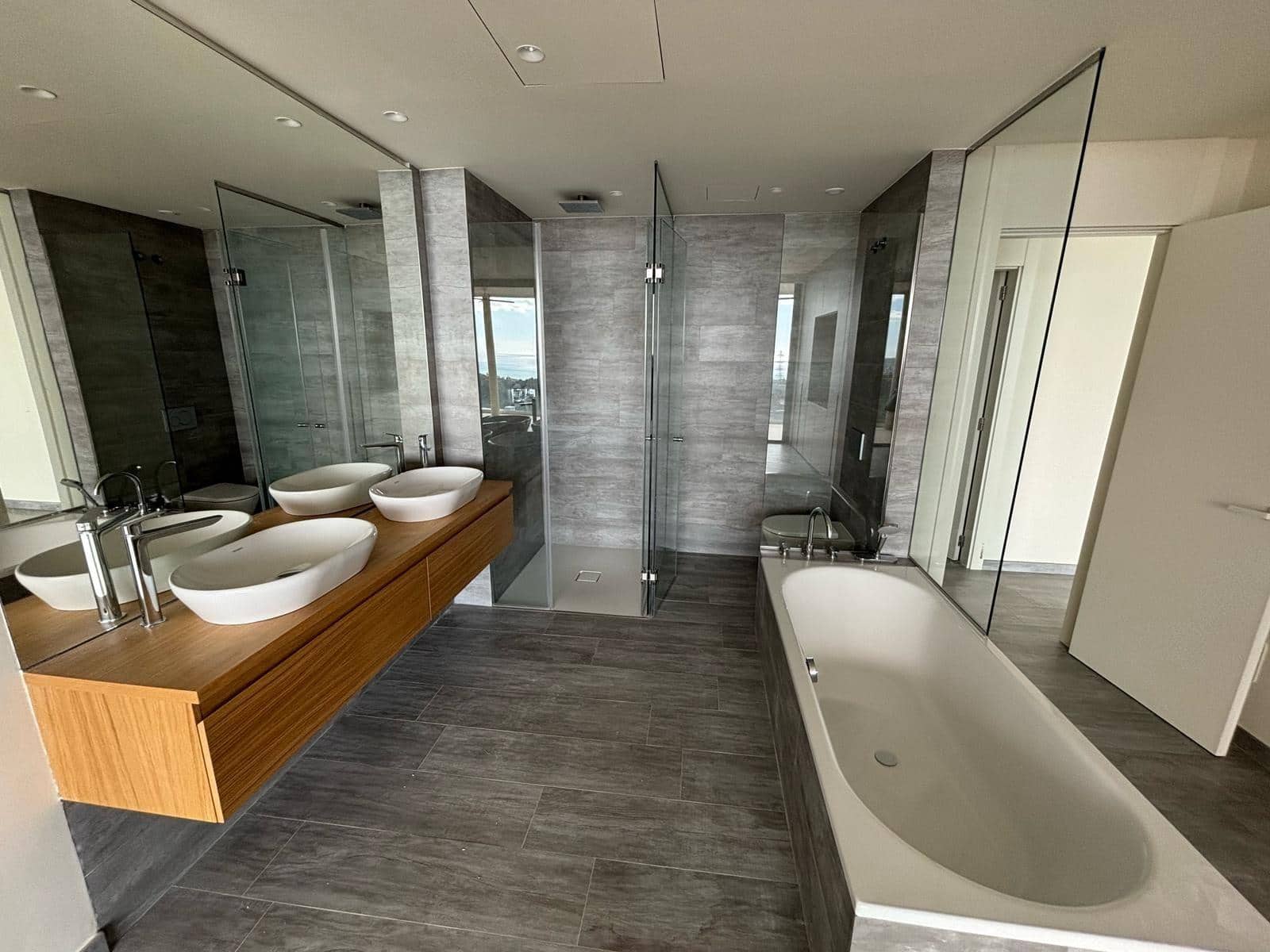 3 soveværelse Lejlighed til leje i Fuengirola med swimmingpool garage - € 3.750 (Ref: 9449424)