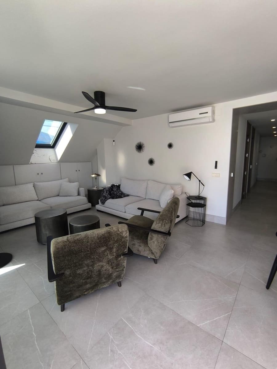 4 sypialnia Penthouse na sprzedaż w Fuengirola z basenem garażem - 1 065 000 € (Ref: 9449426)