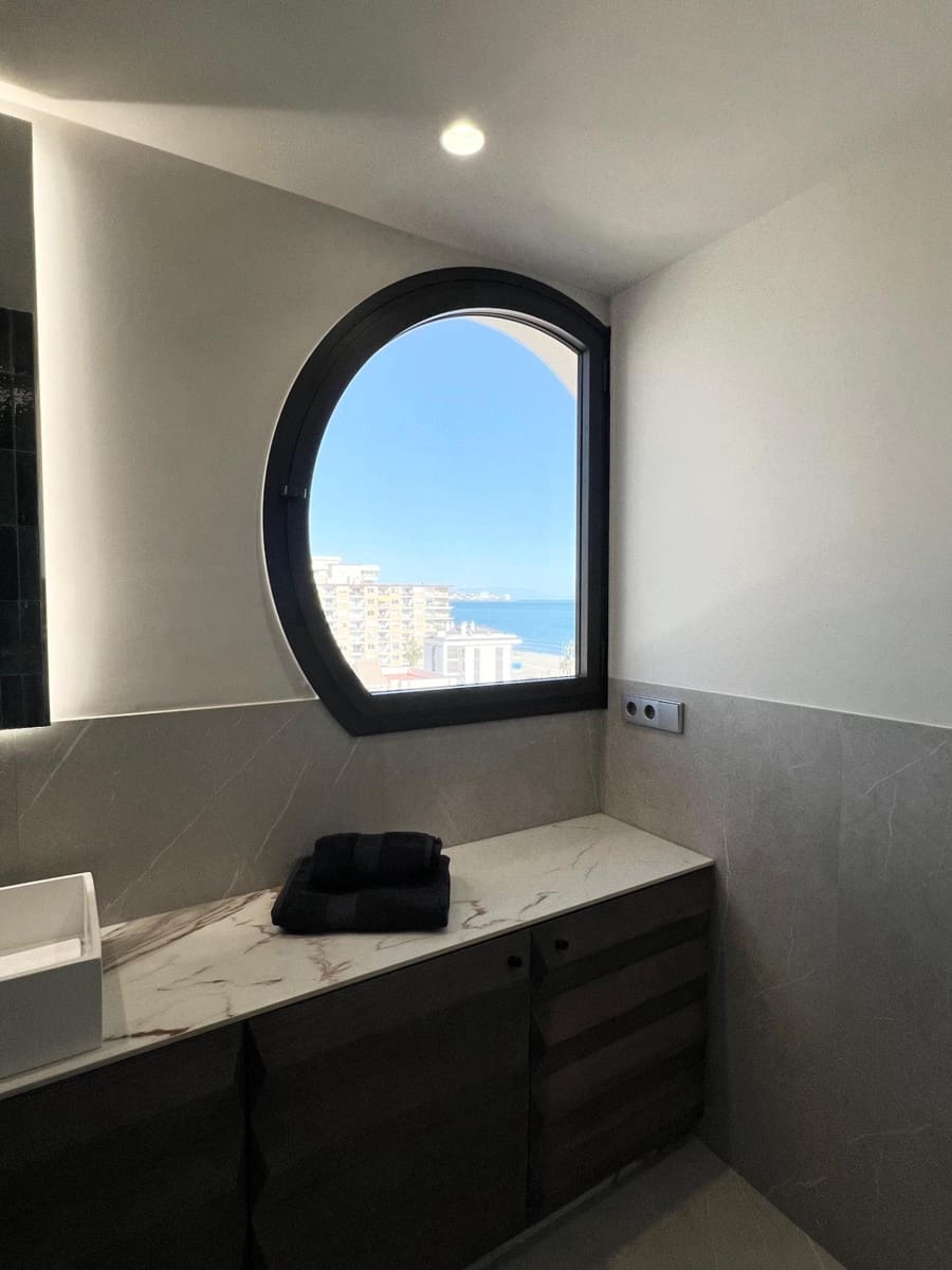 4 sypialnia Penthouse na sprzedaż w Fuengirola z basenem garażem - 1 065 000 € (Ref: 9449426)