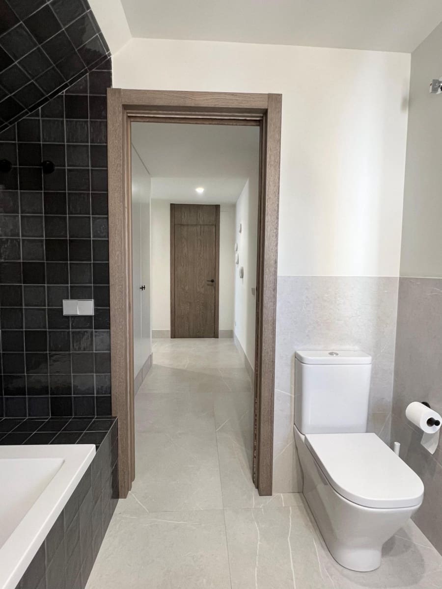 4 sypialnia Penthouse na sprzedaż w Fuengirola z basenem garażem - 1 065 000 € (Ref: 9449426)