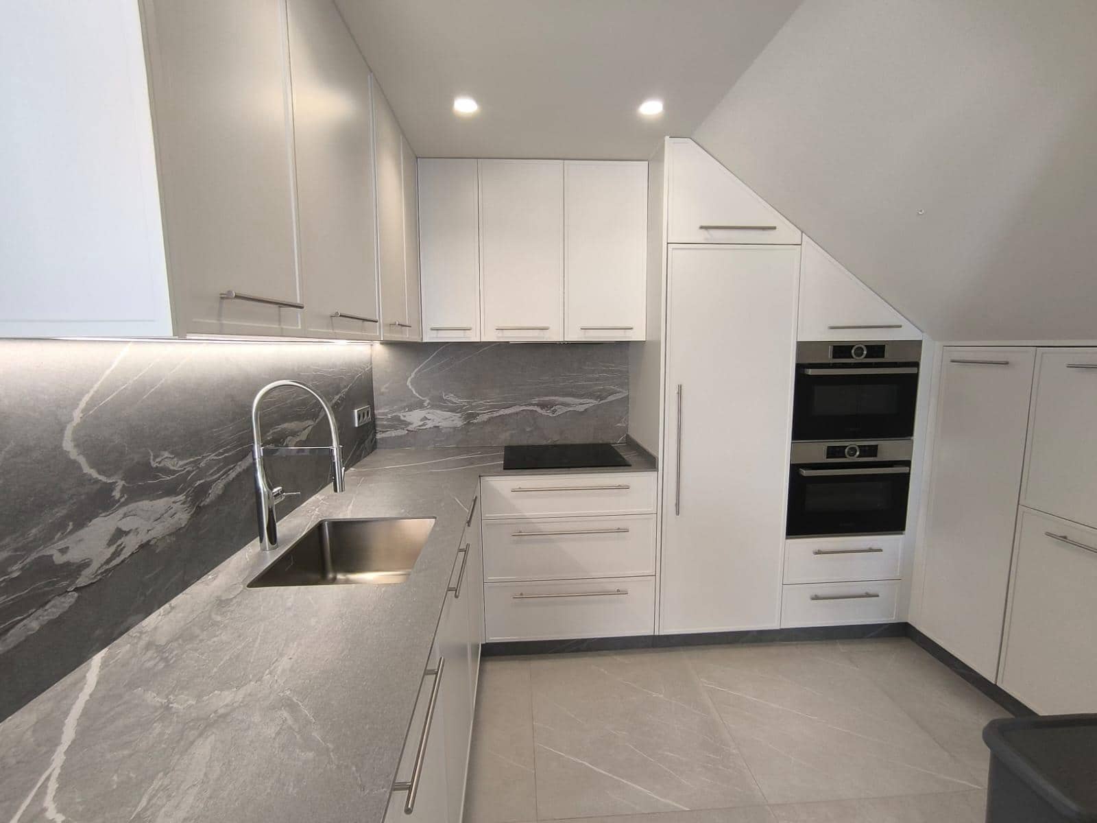 4 sypialnia Penthouse na sprzedaż w Fuengirola z basenem garażem - 1 065 000 € (Ref: 9449426)