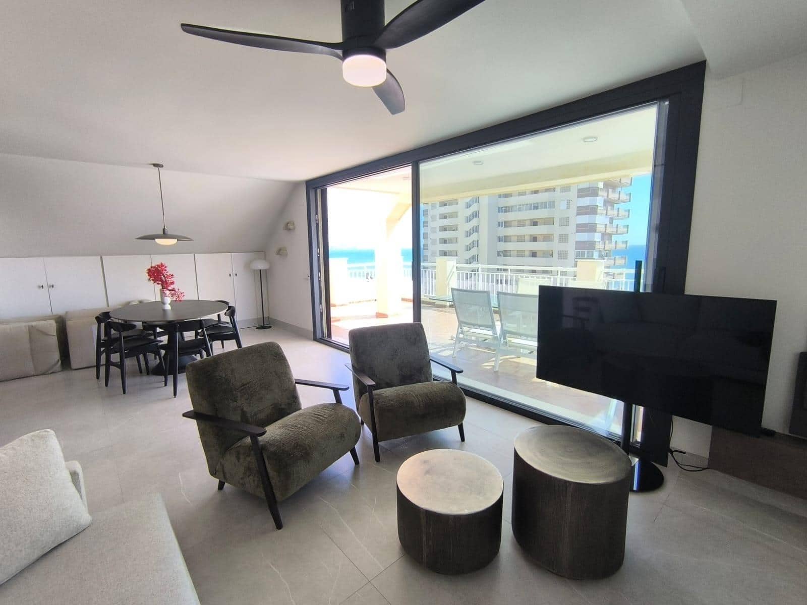 4 sypialnia Penthouse na sprzedaż w Fuengirola z basenem garażem - 1 065 000 € (Ref: 9449426)