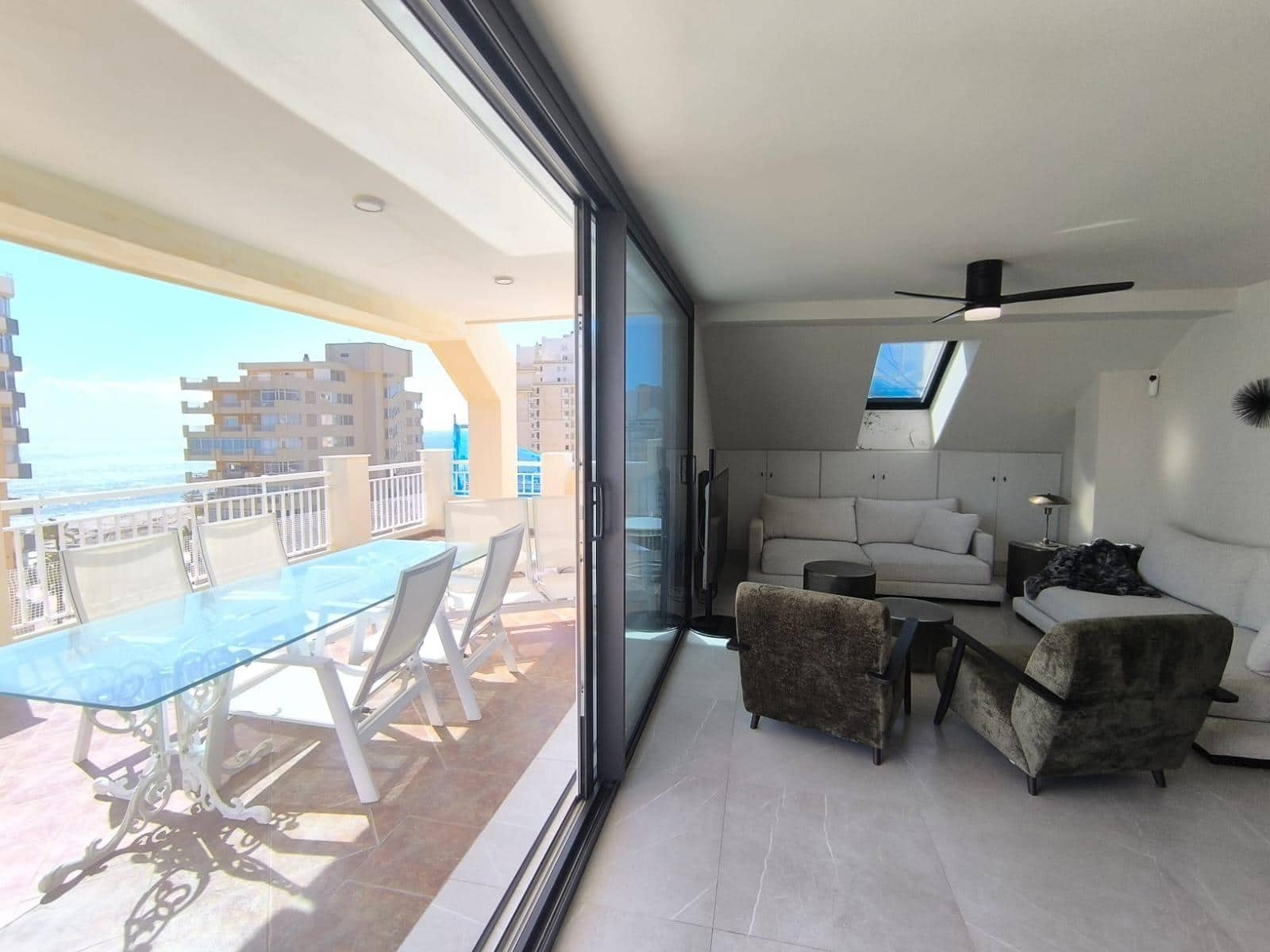 4 sypialnia Penthouse na sprzedaż w Fuengirola z basenem garażem - 1 065 000 € (Ref: 9449426)
