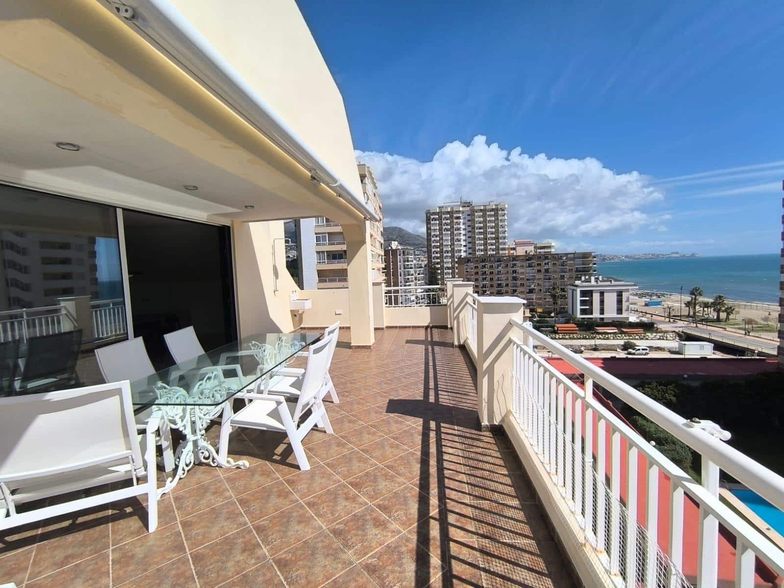 4 sypialnia Penthouse na sprzedaż w Fuengirola z basenem garażem - 1 065 000 € (Ref: 9449426)