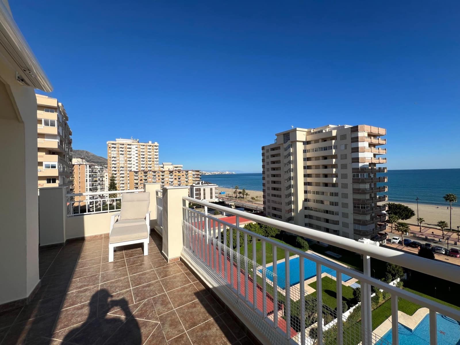 4 sypialnia Penthouse na sprzedaż w Fuengirola z basenem garażem - 1 065 000 € (Ref: 9449426)