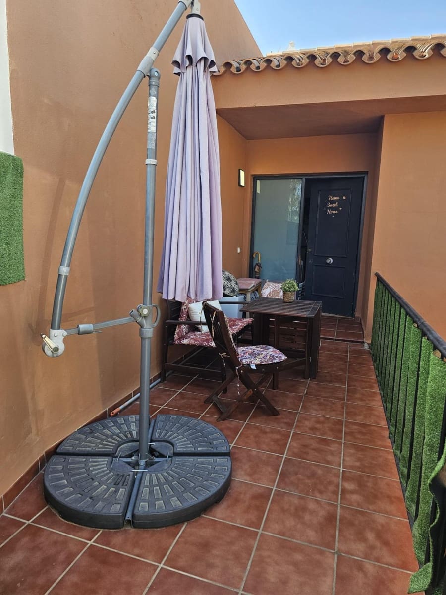 3 slaapkamer Rijtjeshuis te koop in El Coto met zwembad - € 350.000 (Ref: 9449427)