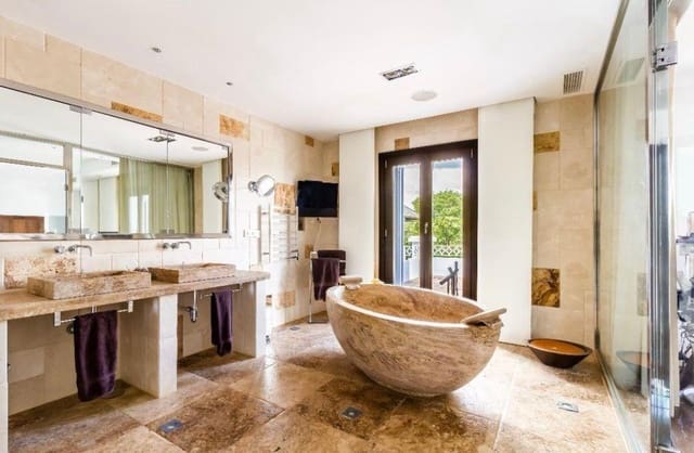 6 chambre Villa/Maison à vendre à Sotogrande Alto, San Roque avec piscine garage - 2 695 000 € (Ref: 9449428)