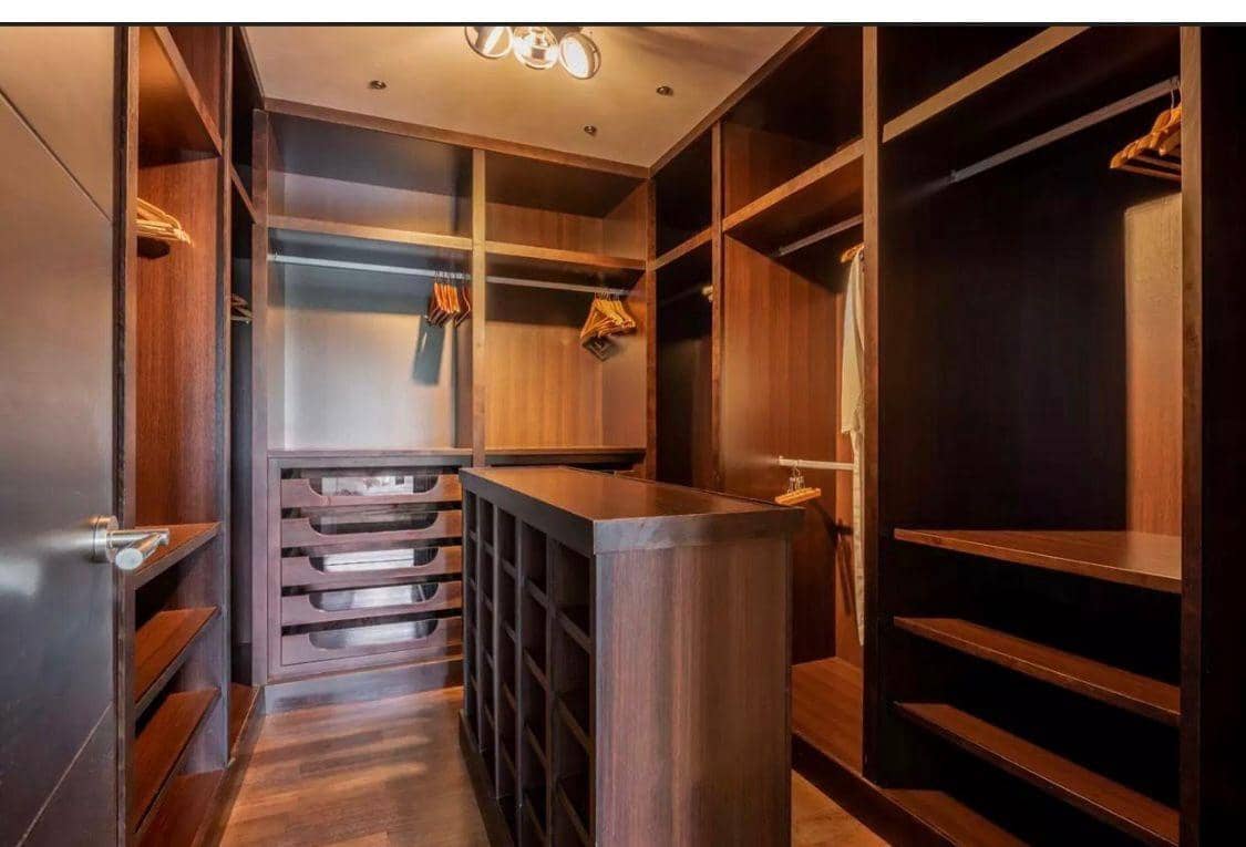 6 bedroom Villa for sale in Sotogrande with pool garage - € 2,695,000 (Ref: 9449428)