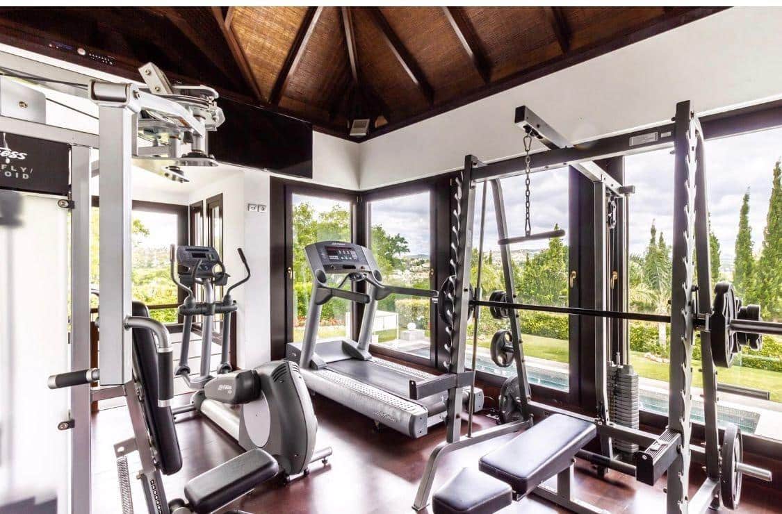 6 bedroom Villa for sale in Sotogrande with pool garage - € 2,695,000 (Ref: 9449428)