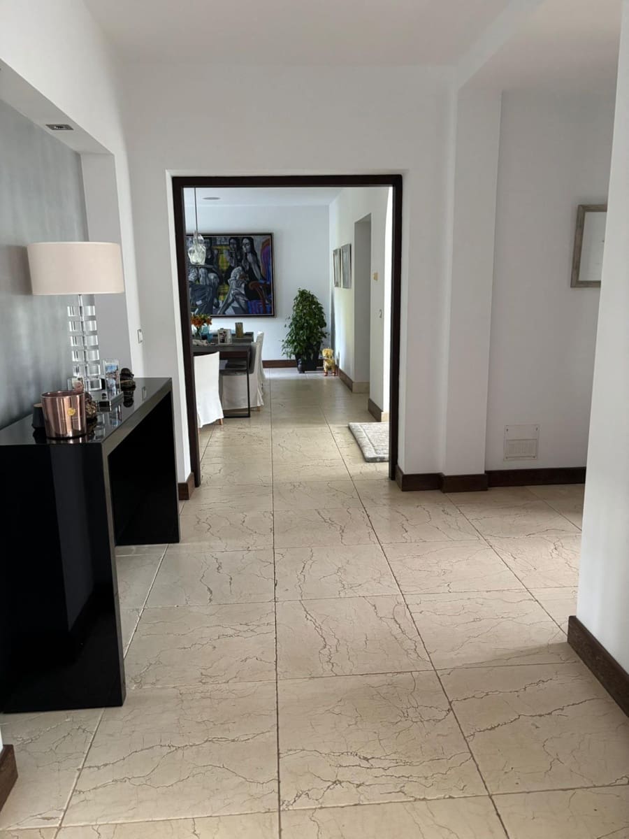 6 bedroom Villa for sale in Sotogrande with pool garage - € 2,695,000 (Ref: 9449428)