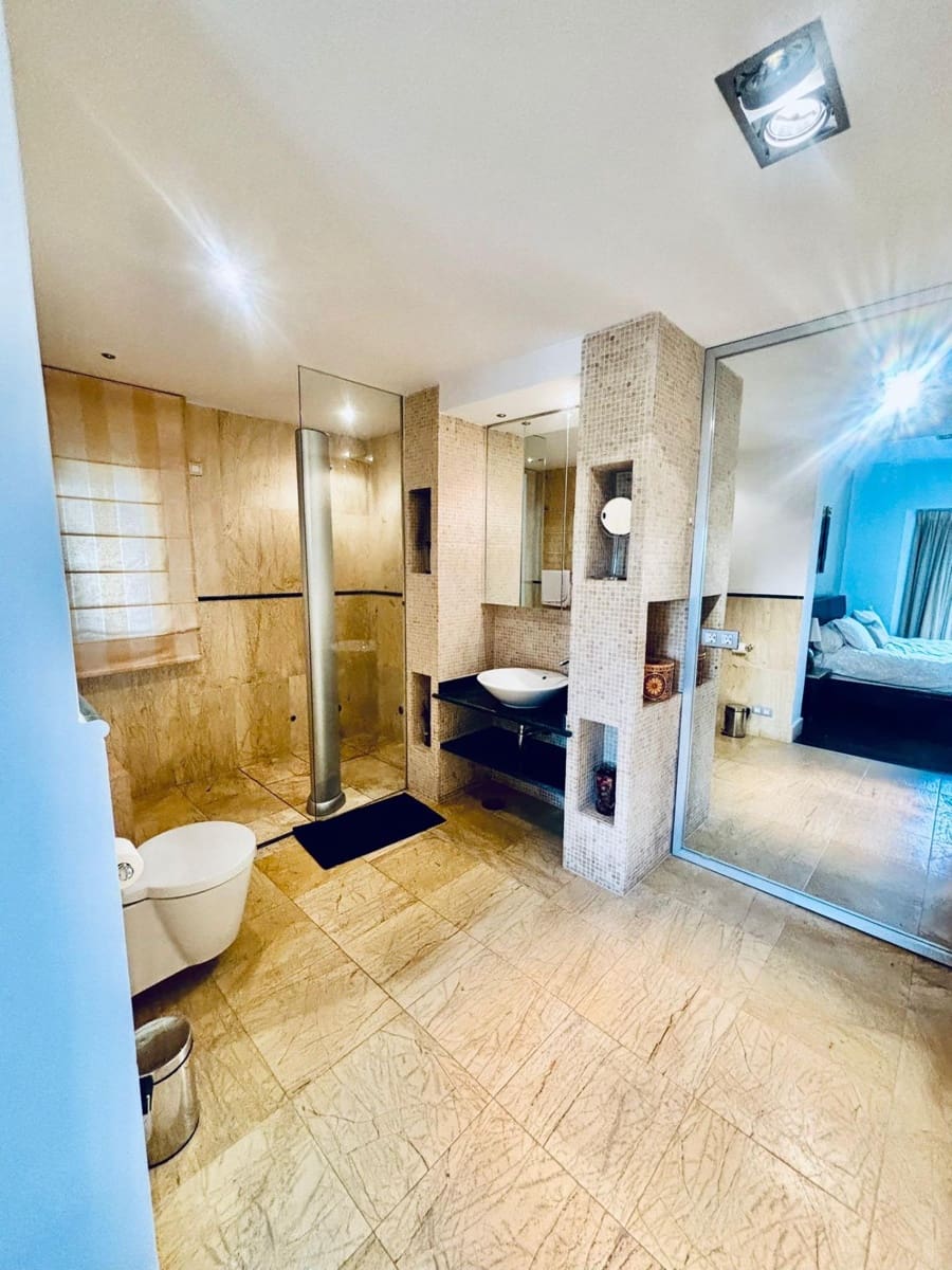 6 bedroom Villa for sale in Sotogrande with pool garage - € 2,695,000 (Ref: 9449428)